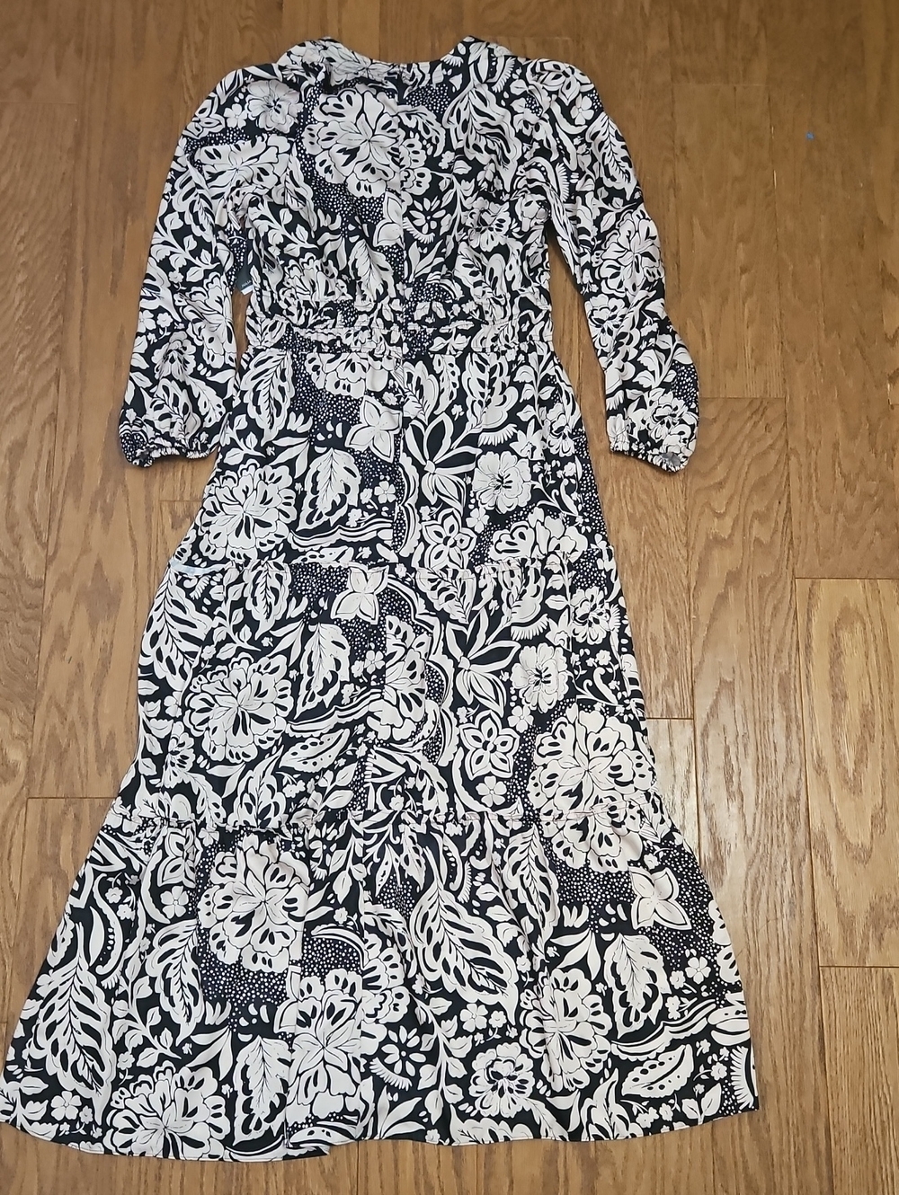 NWT Julia Jordan Black & White Floral Tiered Maxi Dress - Size 8 - Picture 9 of 10